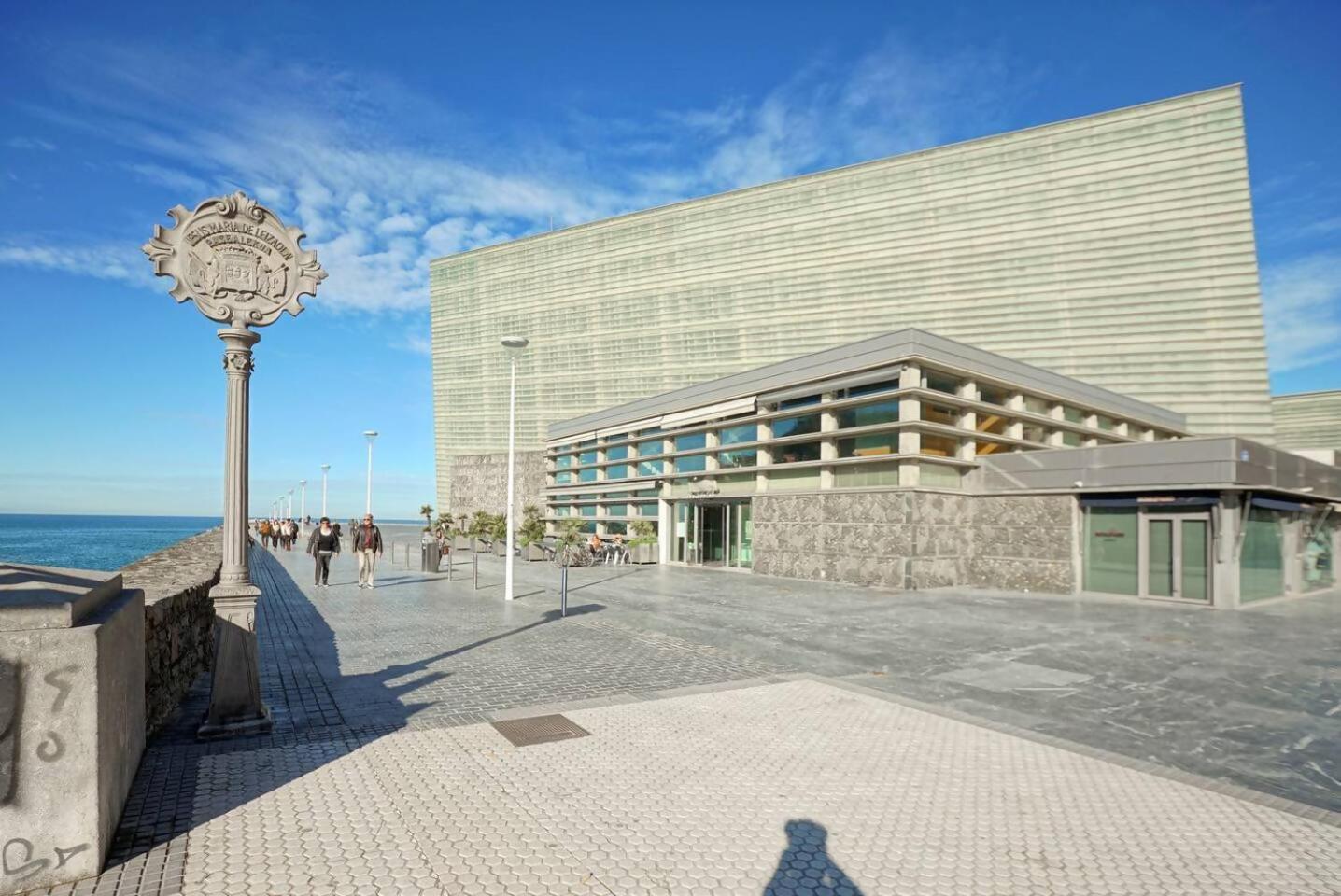 Amplio En Gros Con Parking Privado Appartement